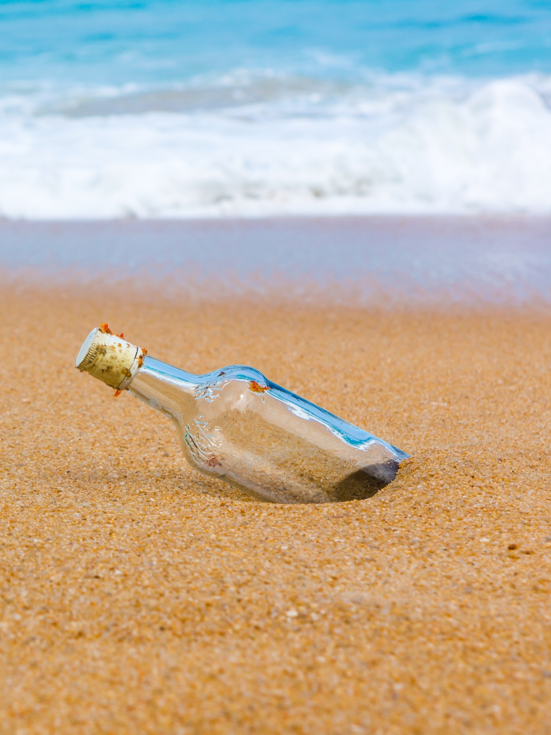 A Fascinante Física da Transparência do Vidro: Do Nível Eletrônico à Refração