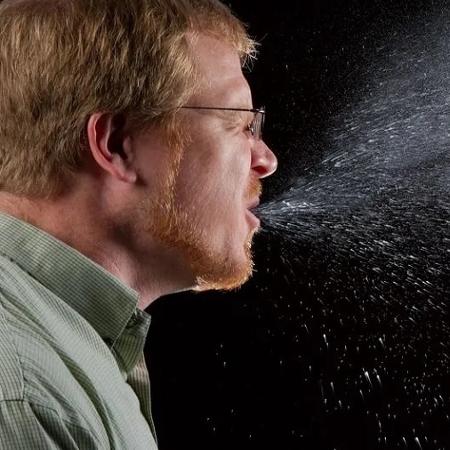 Proteção Natural: Como o Corpo Defende Seus Olhos ao Espirrar