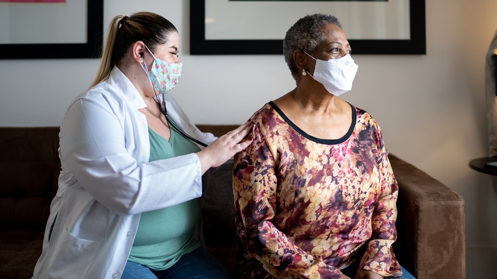 5 ideias de títulos:
1. Soluços: Entenda as Causas e Descubra Como Aliviá-los
2. Soluço Persistente: Quando se Preocupar e o Que Fazer
3. Técnicas Caseiras Eficazes para Interromper o Soluço
4. Soluço e Refluxo: A Conexão Inesperada
5. O Que o Seu Soluço Diz Sobre a Sua Saúde?