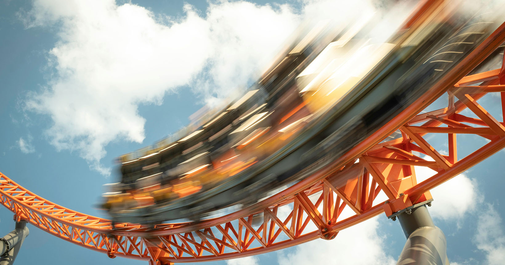 1. As Montanhas-Russas Mais Rápidas do Mundo: Um Guia Completo
2. Falcon's Flight: A Nova Rainha da Velocidade nos Parques Temáticos
3. Formula Rossa vs. Falcon's Flight: Quem Leva o Título?
4. Recordes Quebrados: As Montanhas-Russas Mais Impressionantes da História
5. Planejando Sua Viagem: Onde Encontrar as Montanhas-Russas Mais Radicais