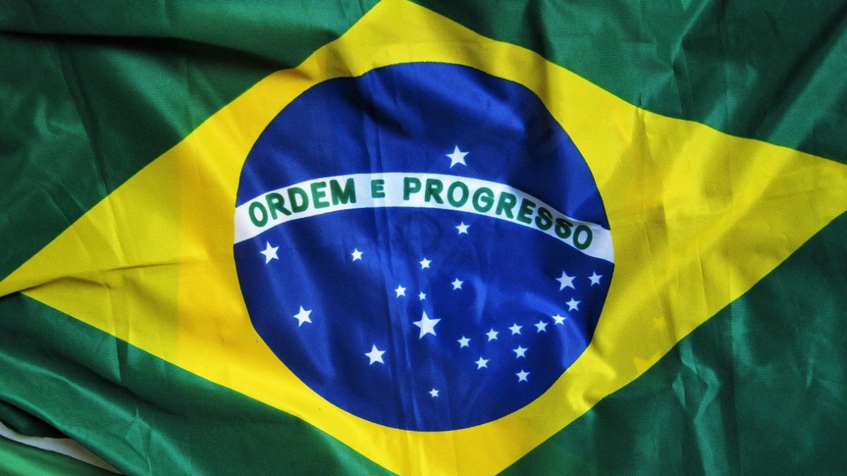 As Cores da Bandeira do Brasil: Da Monarquia à República