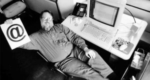 quando foi o primeiro e-mail enviado