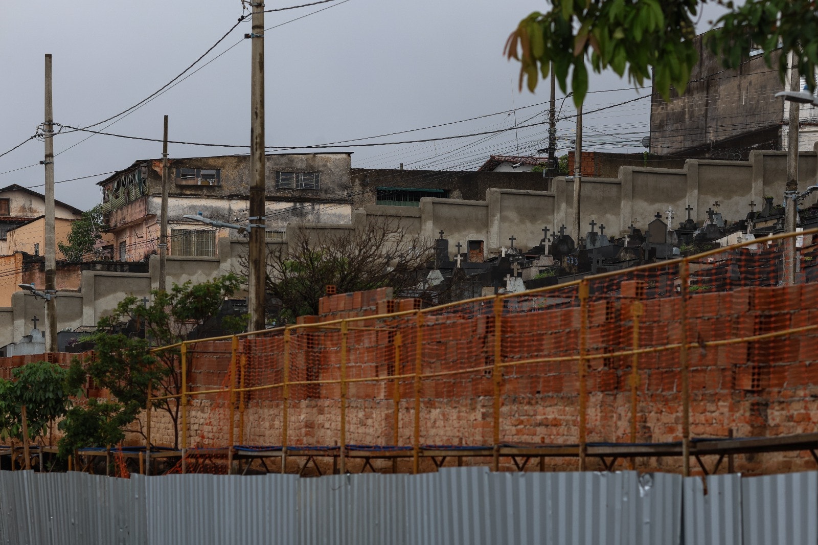 reforma de cemitério