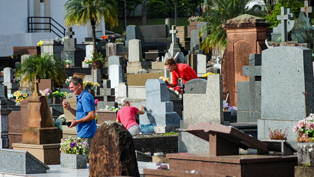 reforma de cemitério