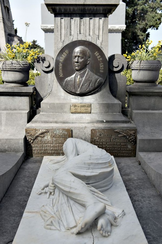 reforma de cemitério