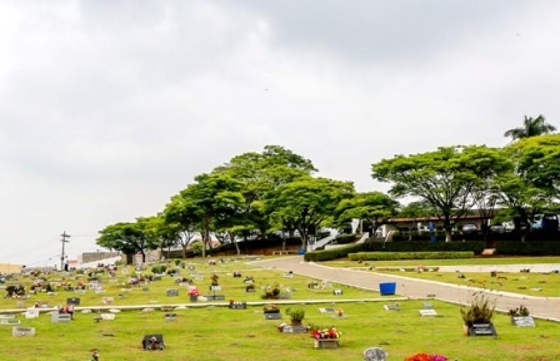 reforma de cemitério