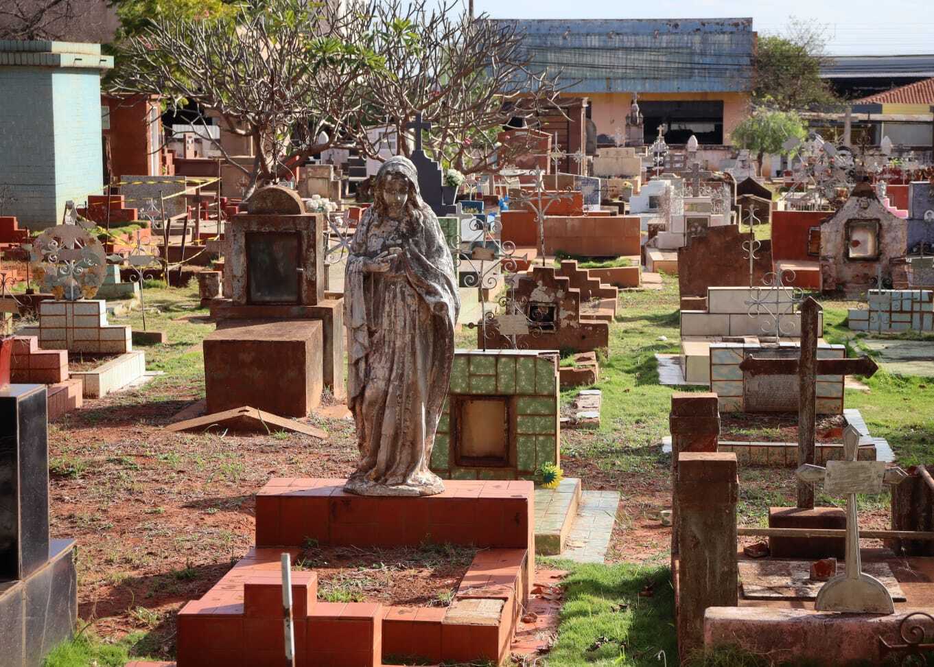 reforma de cemitério