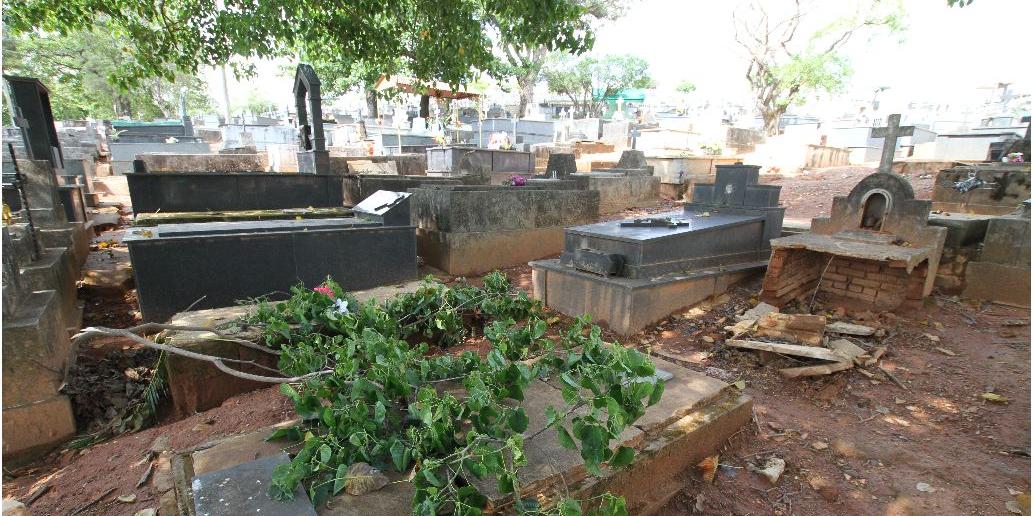 reforma de cemitério