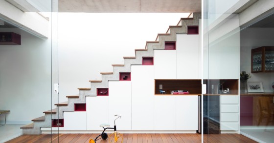 5 ideias de títulos:
1. Transforme Sua Escada: Guia Completo de Reforma e Segurança
2. Revestimentos Inovadores para Escadas: Estilo e Funcionalidade
3. Segurança em Primeiro Lugar: Como Modernizar Corrimãos e Guarda-Corpos
4. Orçamento Detalhado: Quanto Custa Reformar Sua Escada?
5. Dicas de DIY: Renove Sua Escada com Baixo Custo