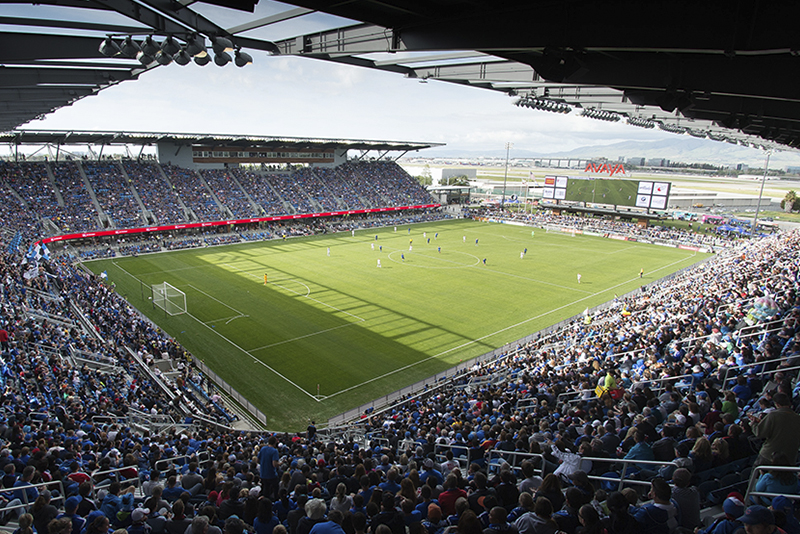 Estádios Internacionais em Reforma: Lições para o Brasil