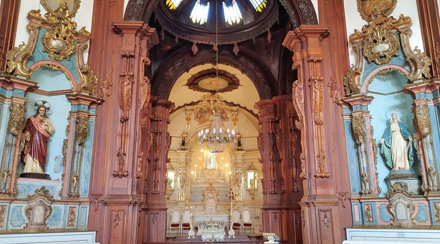 5 ideias de títulos:
1. Reforma de Igreja Matriz: Guia Completo de Planejamento e Execução
2. Custos e Financiamento para Reforma de Igrejas Históricas
3. A Importância da Restauração Artística em Igrejas Matrizes
4. Como Garantir Acessibilidade em Reformas de Igrejas Antigas
5. Mobilização Comunitária: O Papel da Paróquia na Reforma da Igreja Matriz