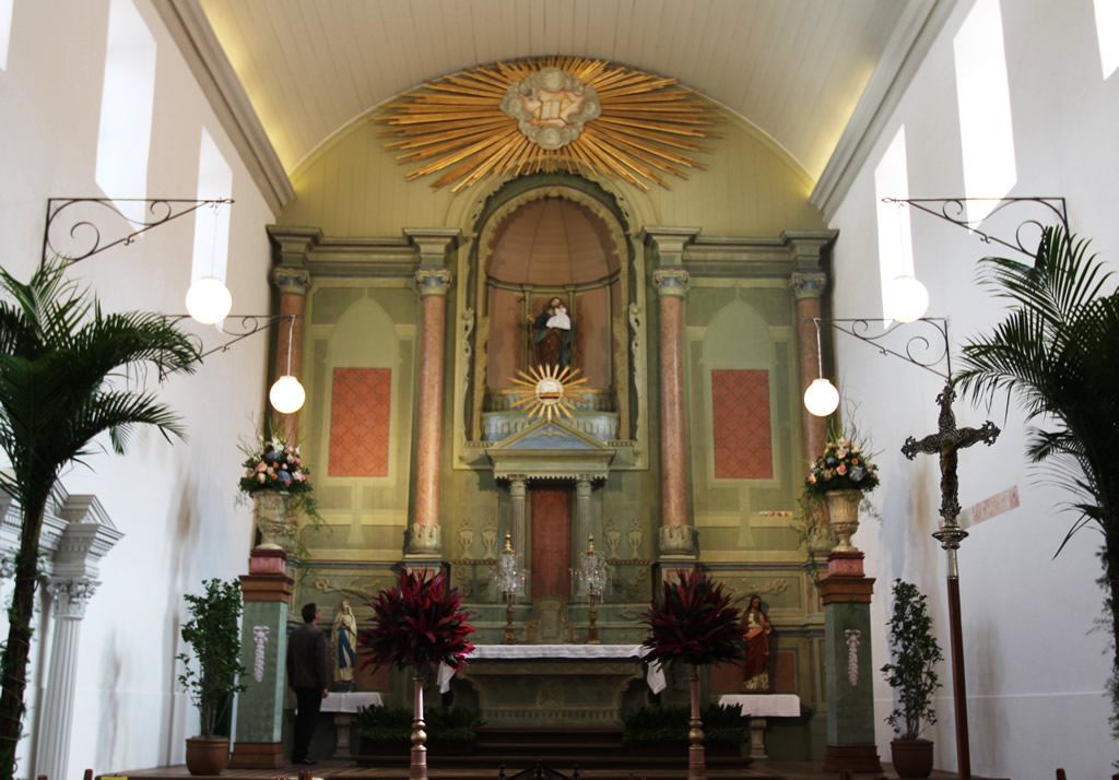 5 ideias de títulos:
1. Reforma de Igreja Matriz: Guia Completo de Planejamento e Execução
2. Custos e Financiamento para Reforma de Igrejas Históricas
3. A Importância da Restauração Artística em Igrejas Matrizes
4. Como Garantir Acessibilidade em Reformas de Igrejas Antigas
5. Mobilização Comunitária: O Papel da Paróquia na Reforma da Igreja Matriz