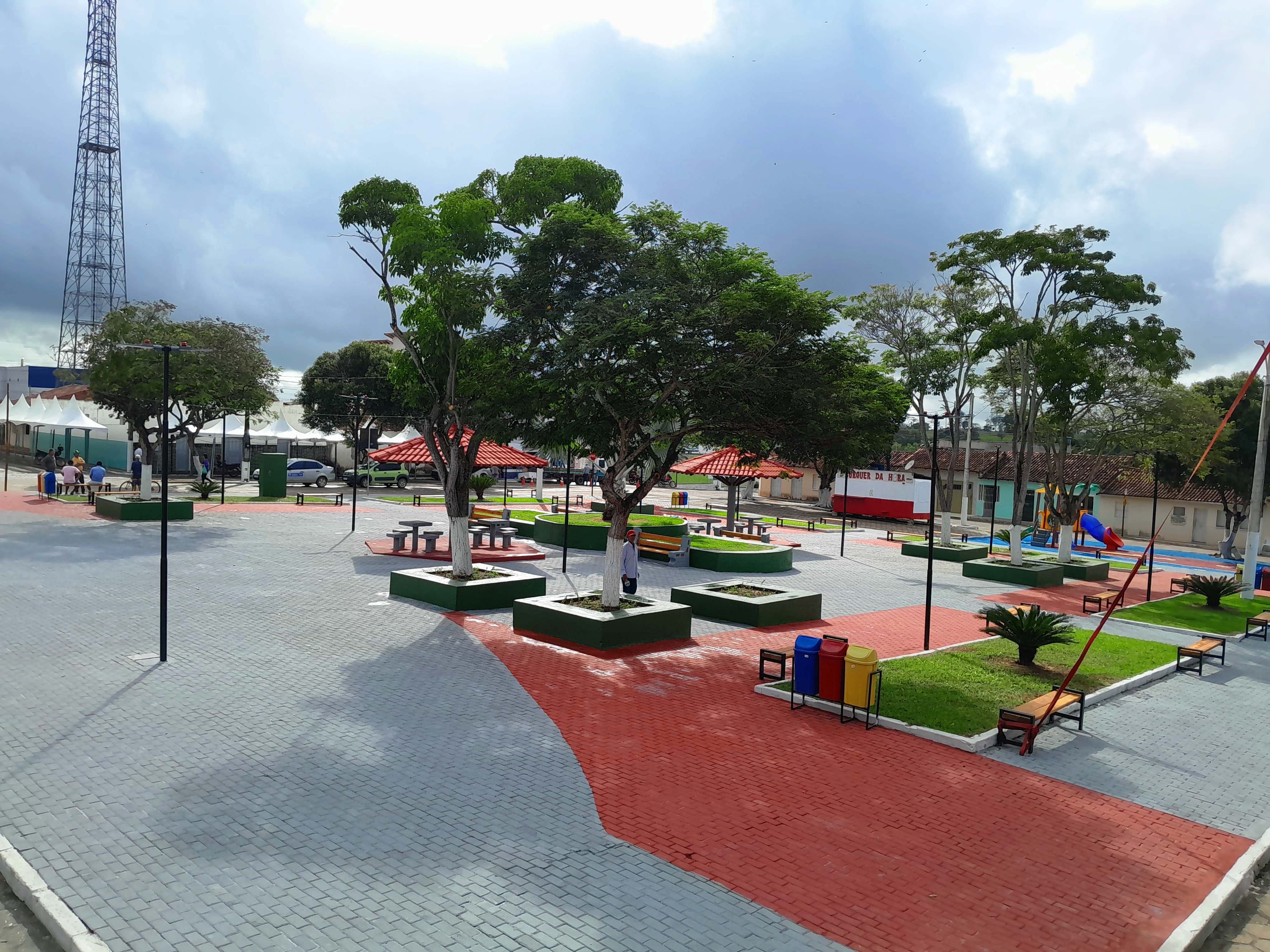 reforma de praça pública