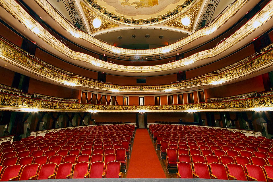 Estudo de Caso: A Reforma do Teatro Nacional Cláudio Santoro