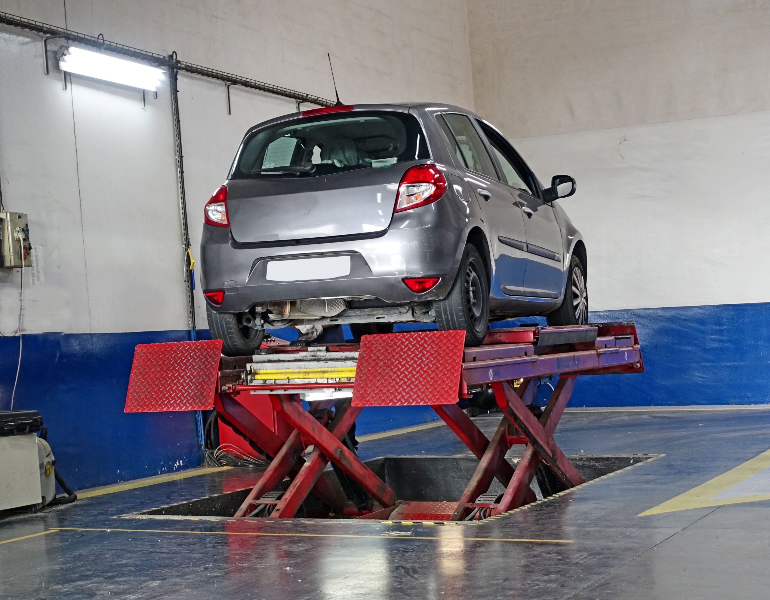 1. Revisão de 100.000 km: O Guia Completo para Cada Sistema do Carro
2. Custo da Revisão de 100.000 km: O Que Esperar e Como Planejar
3. Peças Essenciais na Revisão de 100.000 km: Não Deixe Nada Para Trás
4. Revisão por Marca: Onde Encontrar o Plano de Manutenção de 100.000 km
5. Sinais de Alerta: Quando a Revisão de 100.000 km se Torna Urgente