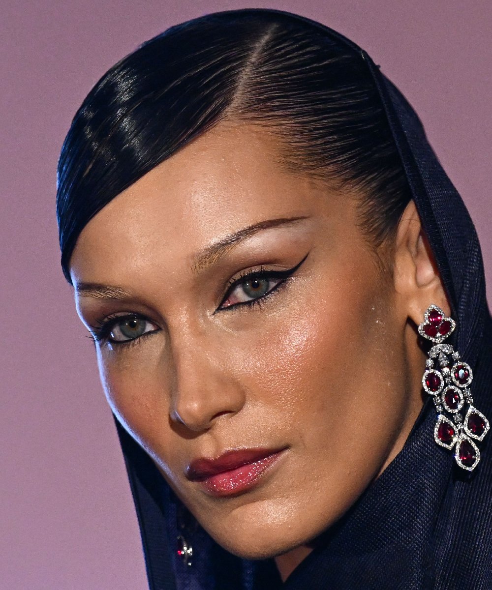 O Retorno das Sobrancelhas Finas e Outras Tendências Nostálgicas de 2026