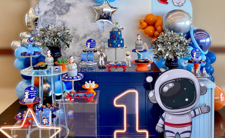decoração de festa com tema dinossauro para meninos