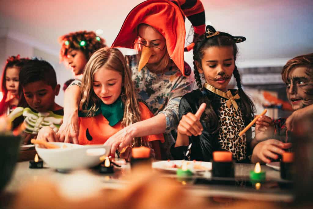 dinâmicas de halloween para jovens