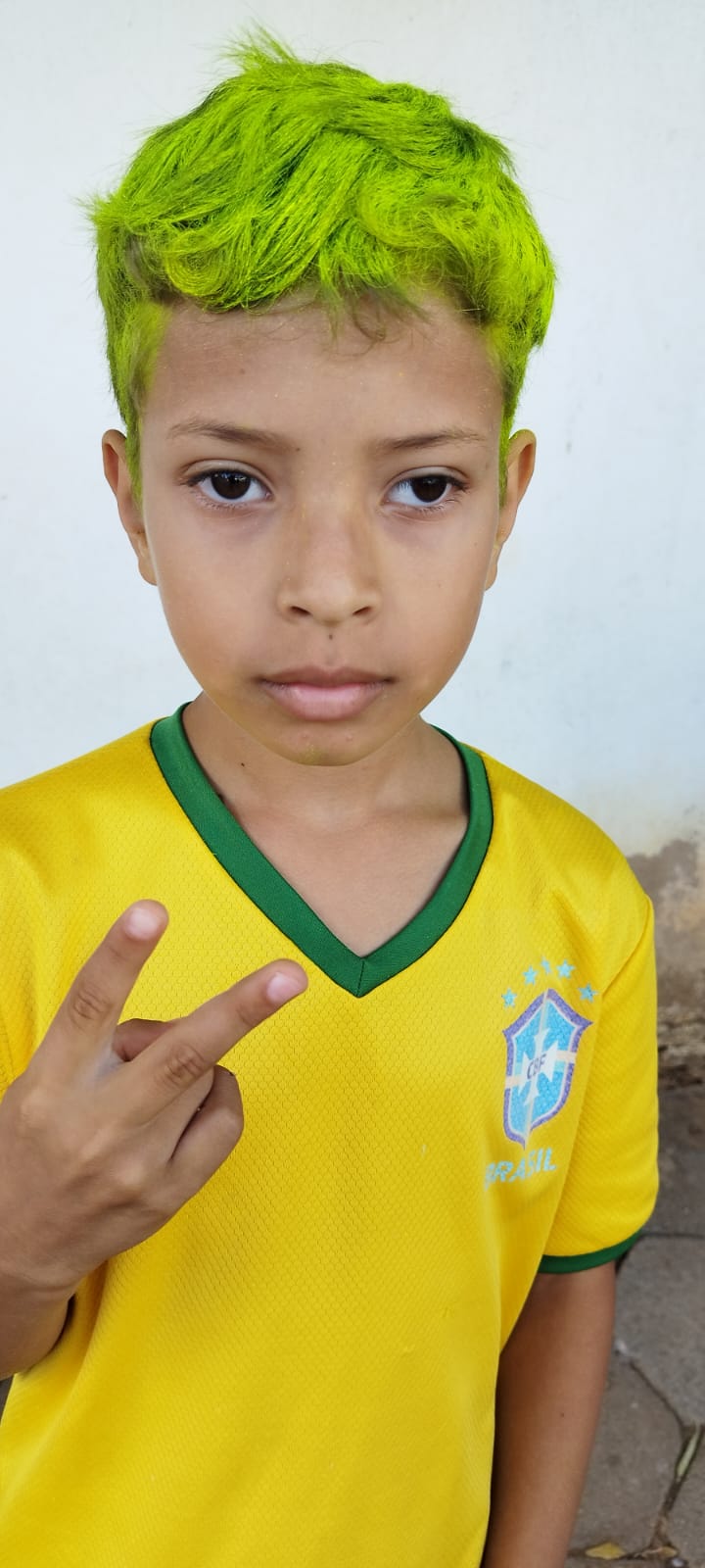 cabelo maluco esporte menino