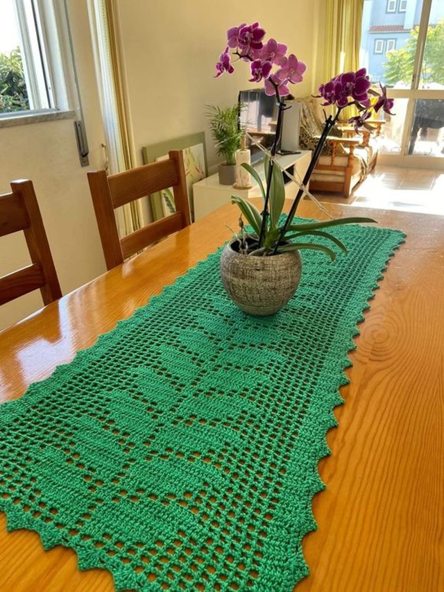 modelos de caminho de mesa de crochê para sala de jantar