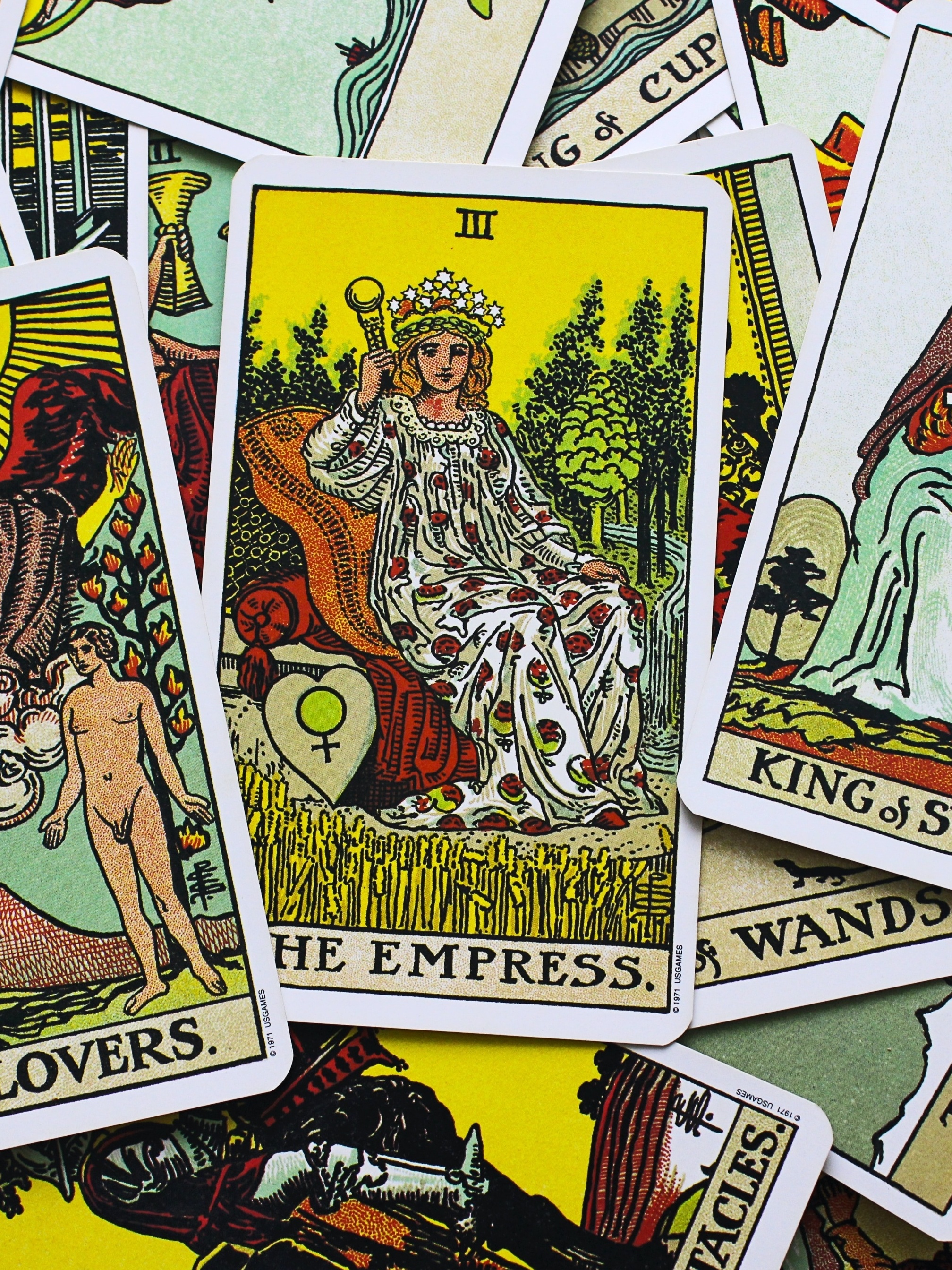 erros comuns ao interpretar cartas de tarot