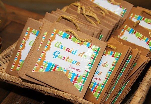 convite digital vs convite físico para festa junina