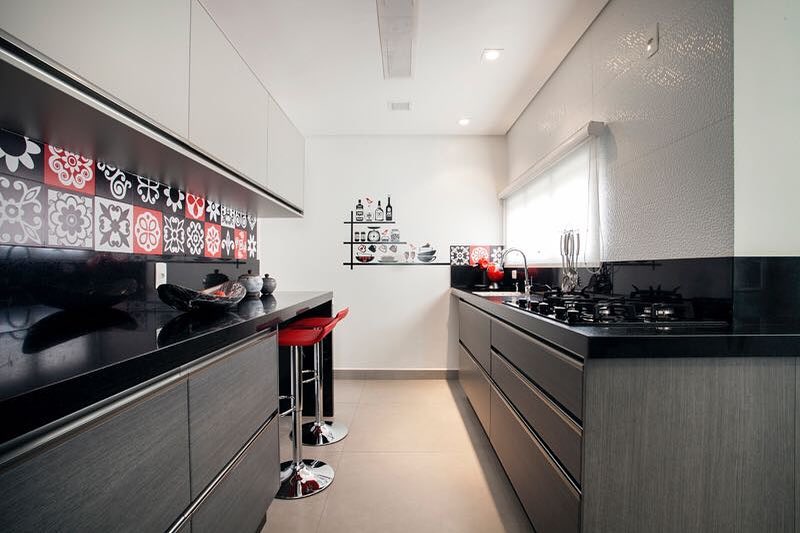 quanto custa reformar cozinha corredor