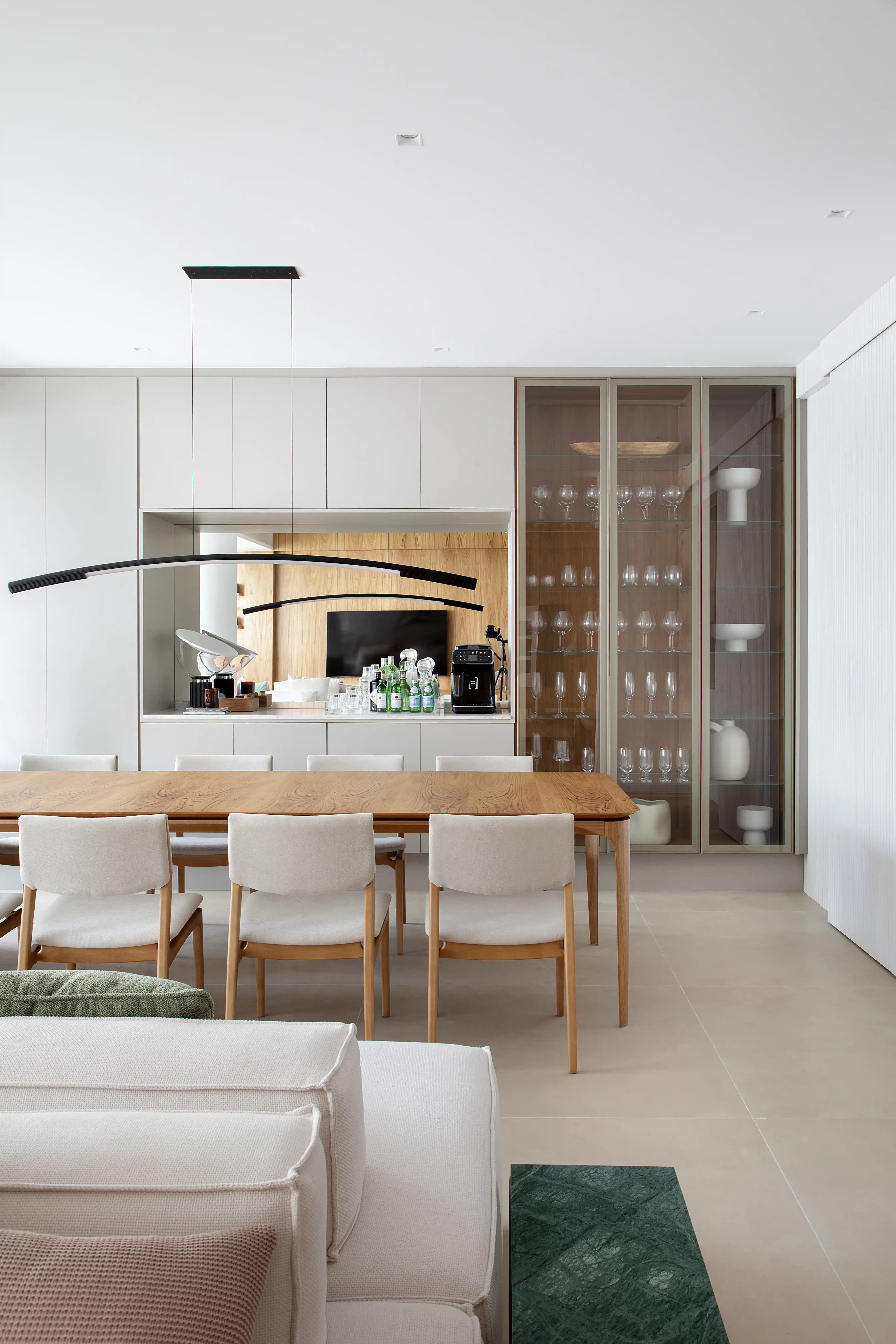 espelho redondo vs espelho orgânico para sala