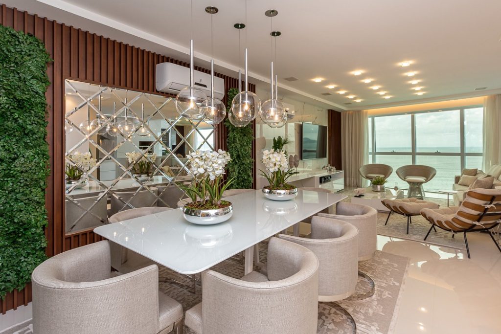 decoração de sala com espelho