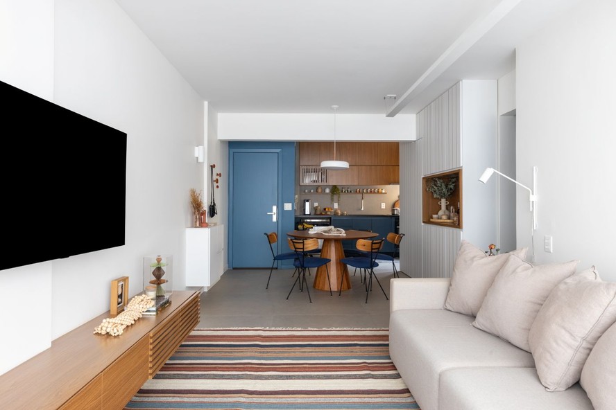 decoração de sala de estar e jantar integradas com divisória