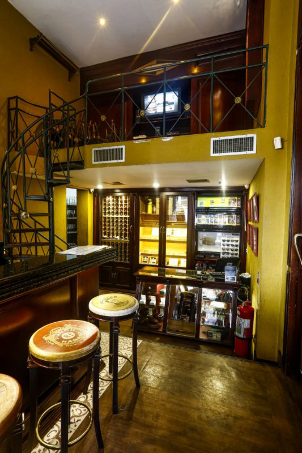 custo para decorar uma tabacaria lounge