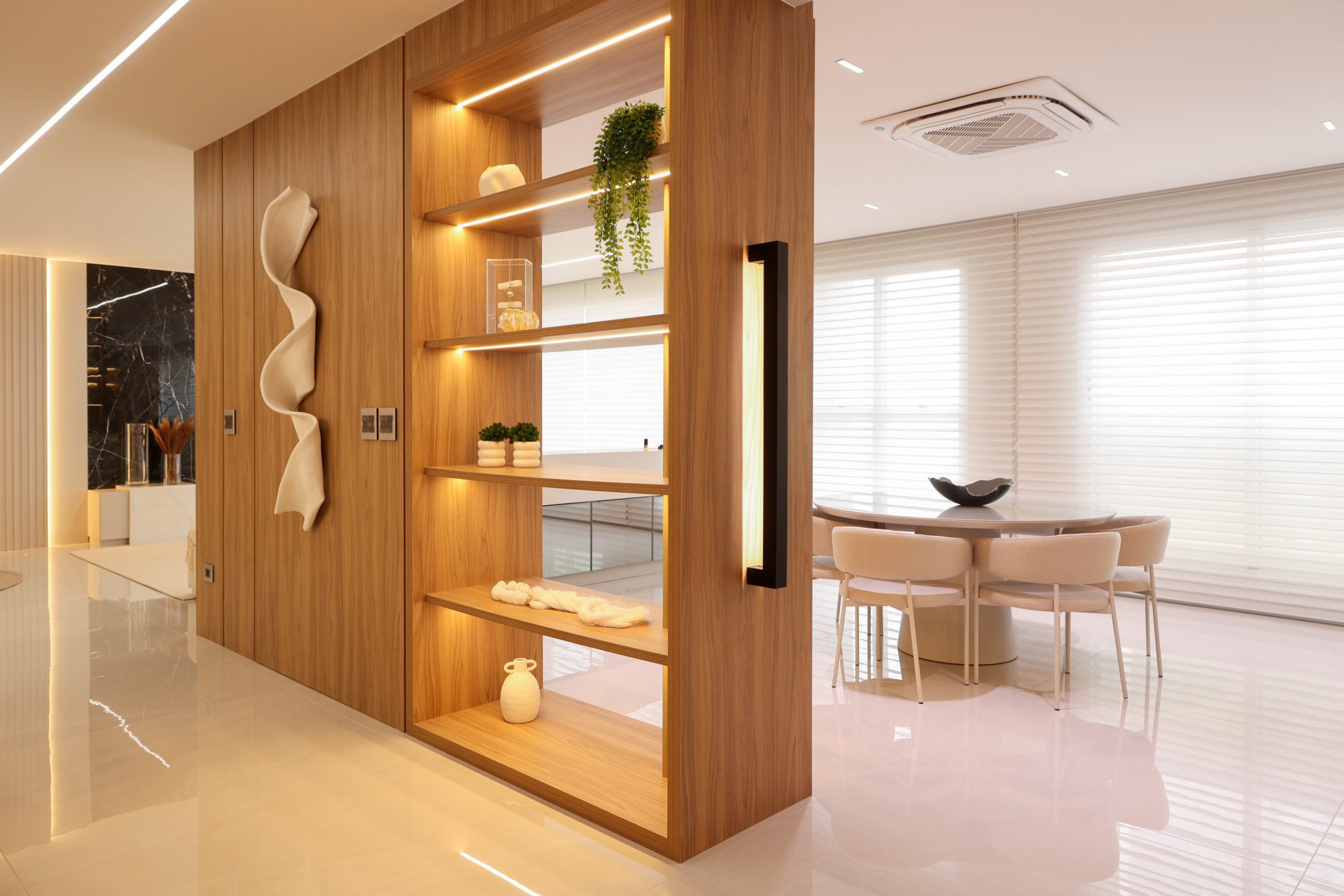 divisória ripada versus estante vazada qual escolher