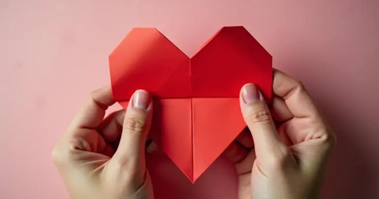 Dobradura de Coração: Guia Passo a Passo para Declarações de Amor Dobradura de Coração: Guia Passo a Passo para Declarações de Amor