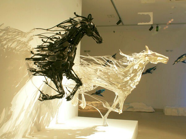 como fazer esculturas com sucata