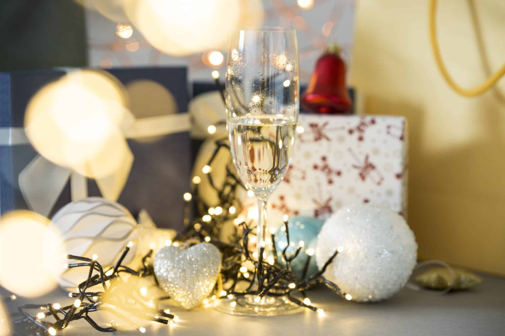 réveillon em casa vs. réveillon em resort