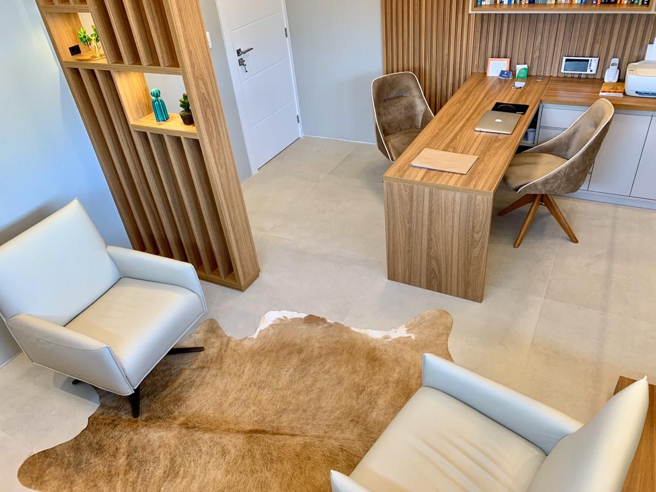 consultório psicologia moderno versus clássico design