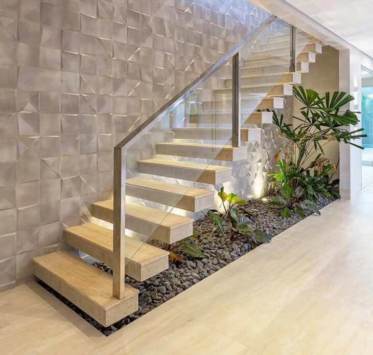 jardim de inverno embaixo da escada vs jardim vertical