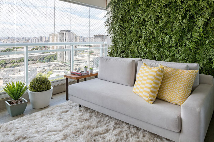 jardim vertical de madeira vs metal para varanda pequena