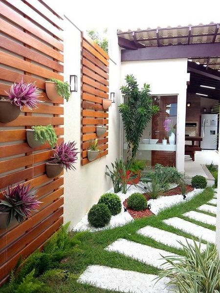 ideias de plantas para jardim vertical em varanda pequena com sol