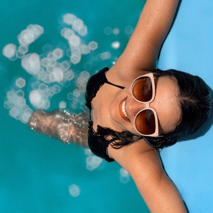 erros comuns ao escolher legenda para foto na piscina