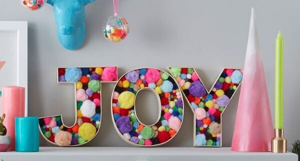 como usar letras coloridas em projetos de artesanato