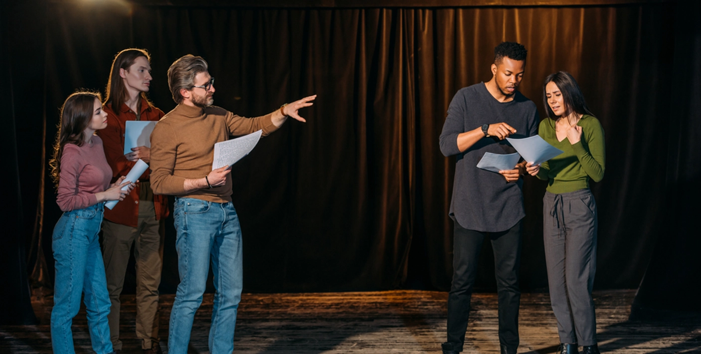 ideias de aulas de teatro para MEI