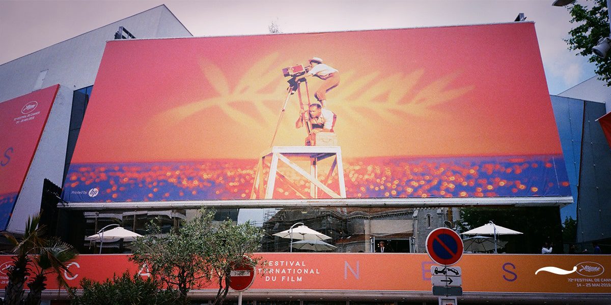 erros comuns ao contratar outdoor