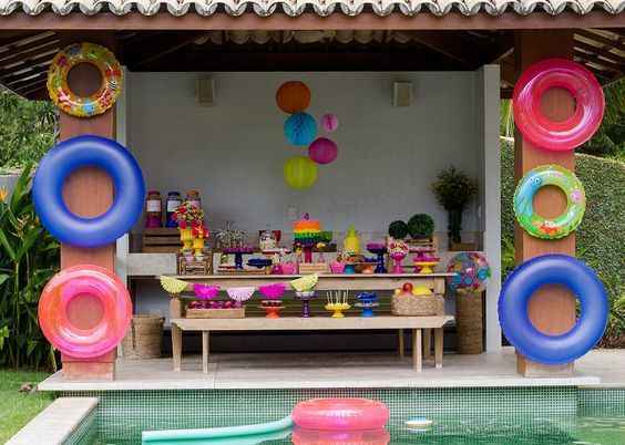 ideias criativas para decoração de pool party