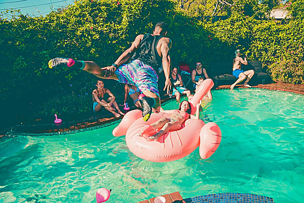 ideias criativas para decoração de pool party