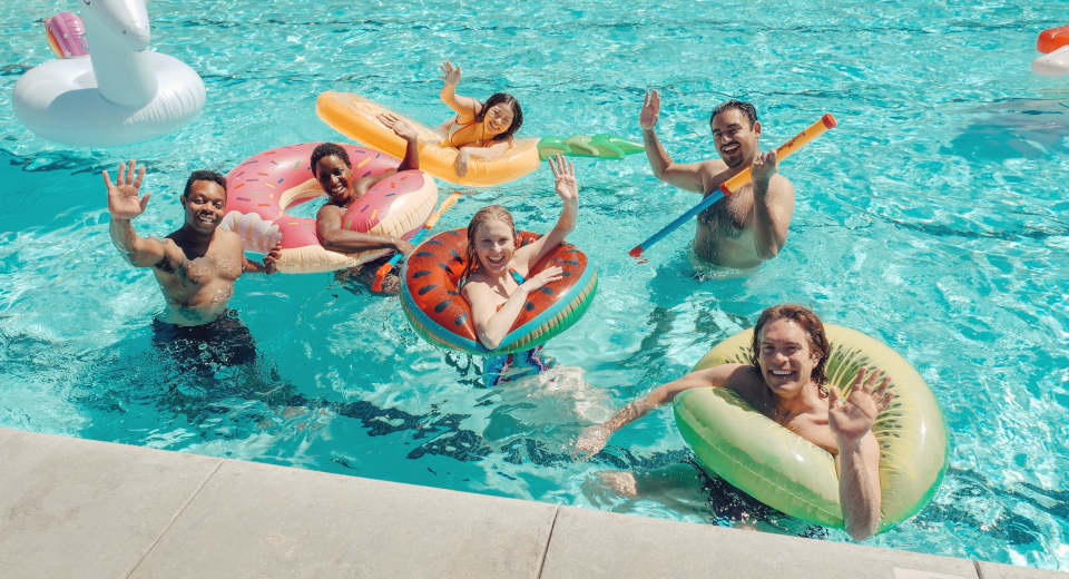 pool party
