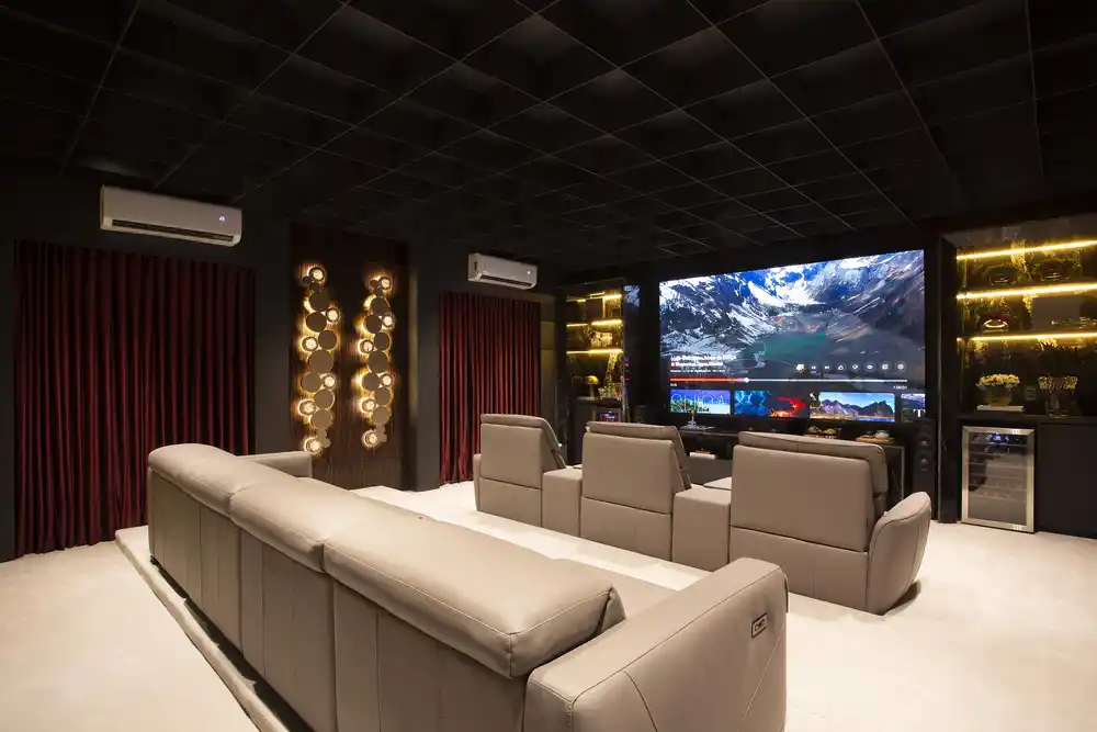 reforma e decoração de sala de cinema em casa