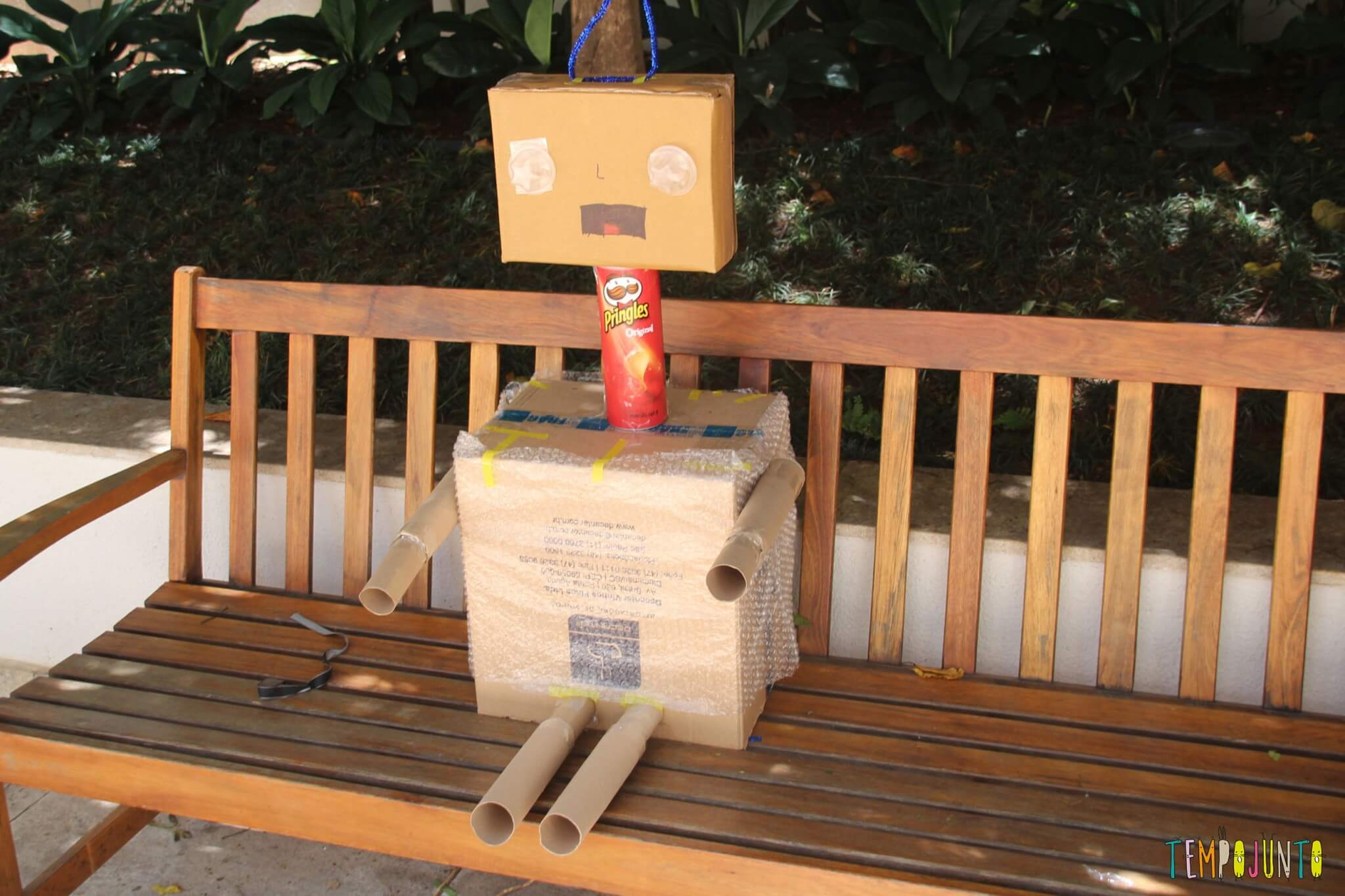 custo para fazer um robô de caixa de sapato decorado