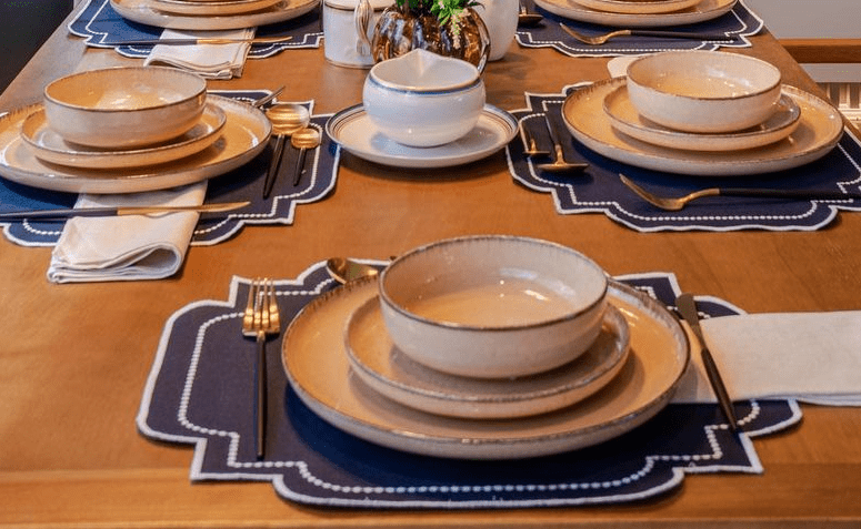 sousplat de crochê vs sousplat de tecido