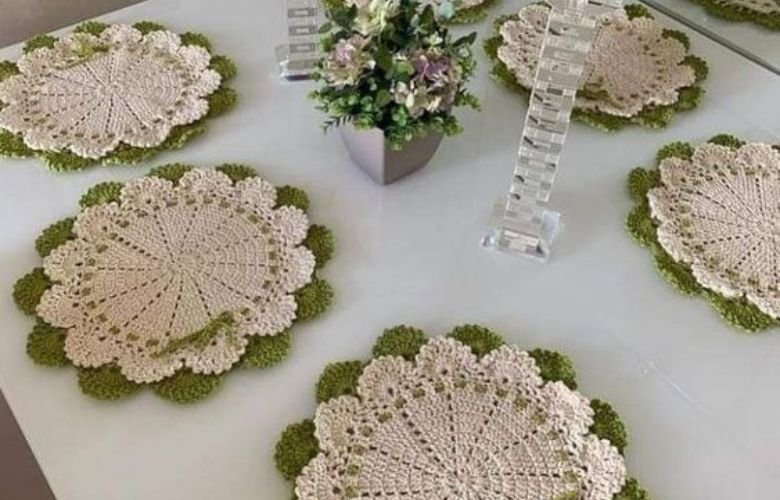 sousplat de crochê vs sousplat de tecido